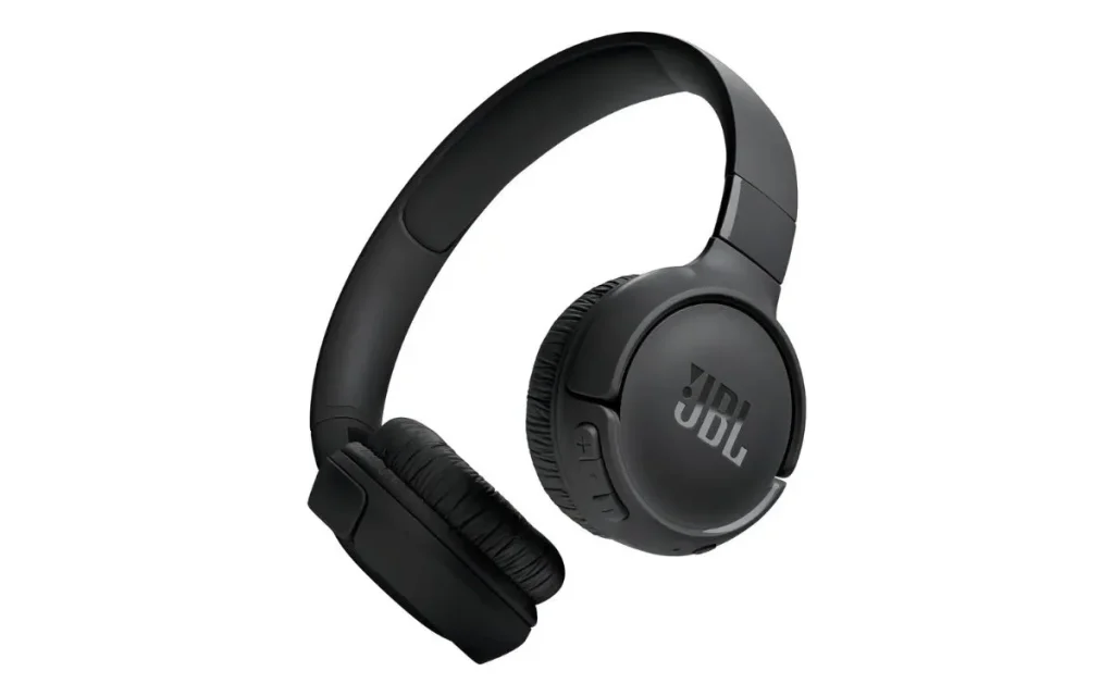 Fone de ouvido Bluetooth JBL Tune 520BT na cor preta, com design moderno e acolchoado.