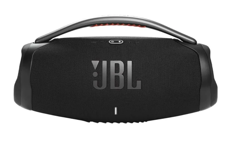 Caixa de som JBL Boombox 3 preta vista de frente com alça superior e logo centralizado