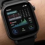 Smartwatch Redmi Watch 5 Active mostrando gráficos de sono e atividades diárias.