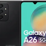 Samsung Galaxy A26 5G preto visto de frente e verso, com tela ligada exibindo o nome do modelo.