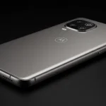 Fx Close up professional product photo of Motorola Edge 60 Fusion 5G highlighting curved edges and metallic finish sharp detail 1